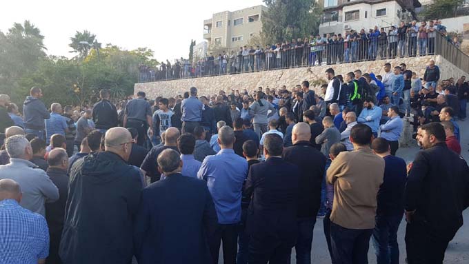 جماهير غفيرة تشيع جثمان المرحوم عبد الحكيم مفيد